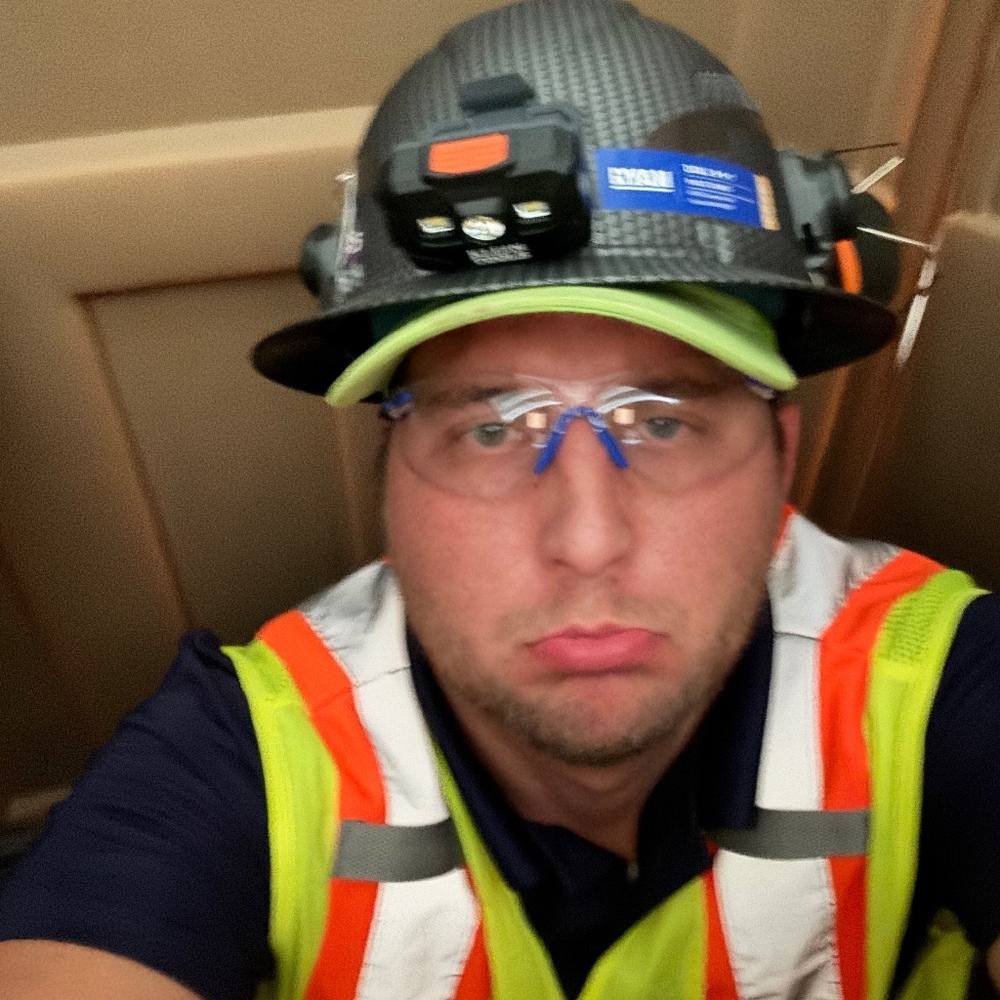 Meet your Posher, Tomas